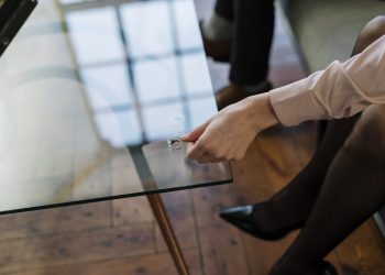 Razvod zena skinula burmu