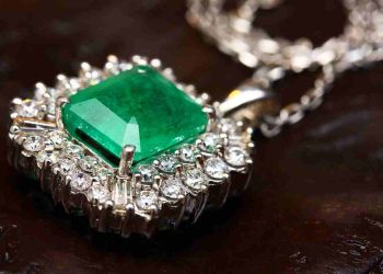 Ogrlica drago kamenje