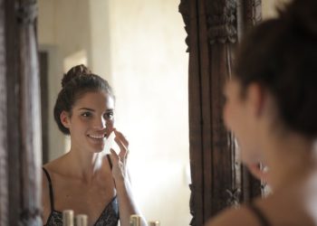 Hladno vreme, topla nega! Rutine za zdravu kožu lica!