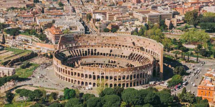 Rim Italija grad Koloseum