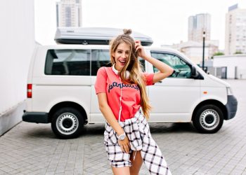 Prednosti Kombi Prevoza do Crne Gore: Udobnost, Brzina i Fleksibilnost