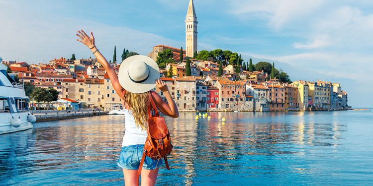 Rovinj Istra devojka maše
