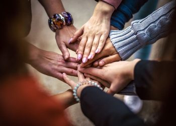 5 aktivnosti za nezaboravno veče sa prijateljima kod kuće