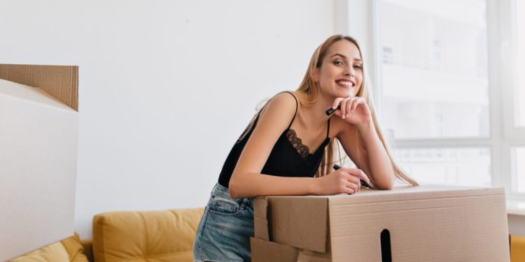 Devojka kutija selidba