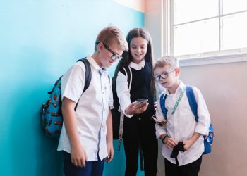 Najnoviji trendovi u školskim potrepštinama – budite uvek u toku!