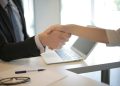 Rukovanje Ugovor potpisivanje